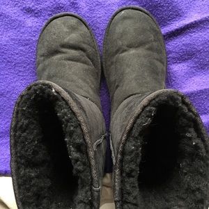 Classic Short Black UGGs